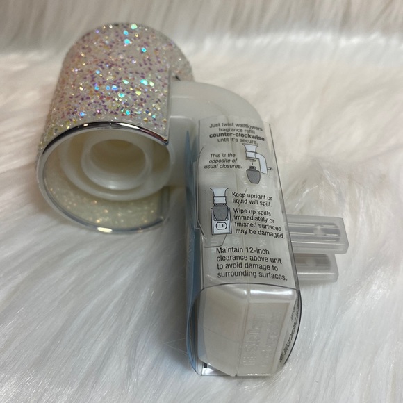 “Clear Gems Nightlight” Wallflowers Fragrance Plug, Bath & Body Works NWT-Sealed - Picture 5 of 9